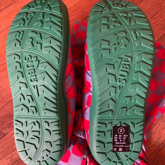 DusenDusen for MoMA unisex Subu Slippers - Picture 7 of 9